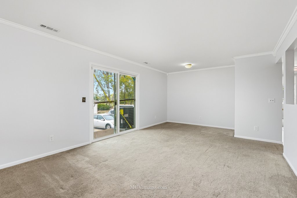 2390 Bicentennial Avenue #8, Crest Hill, IL 60403