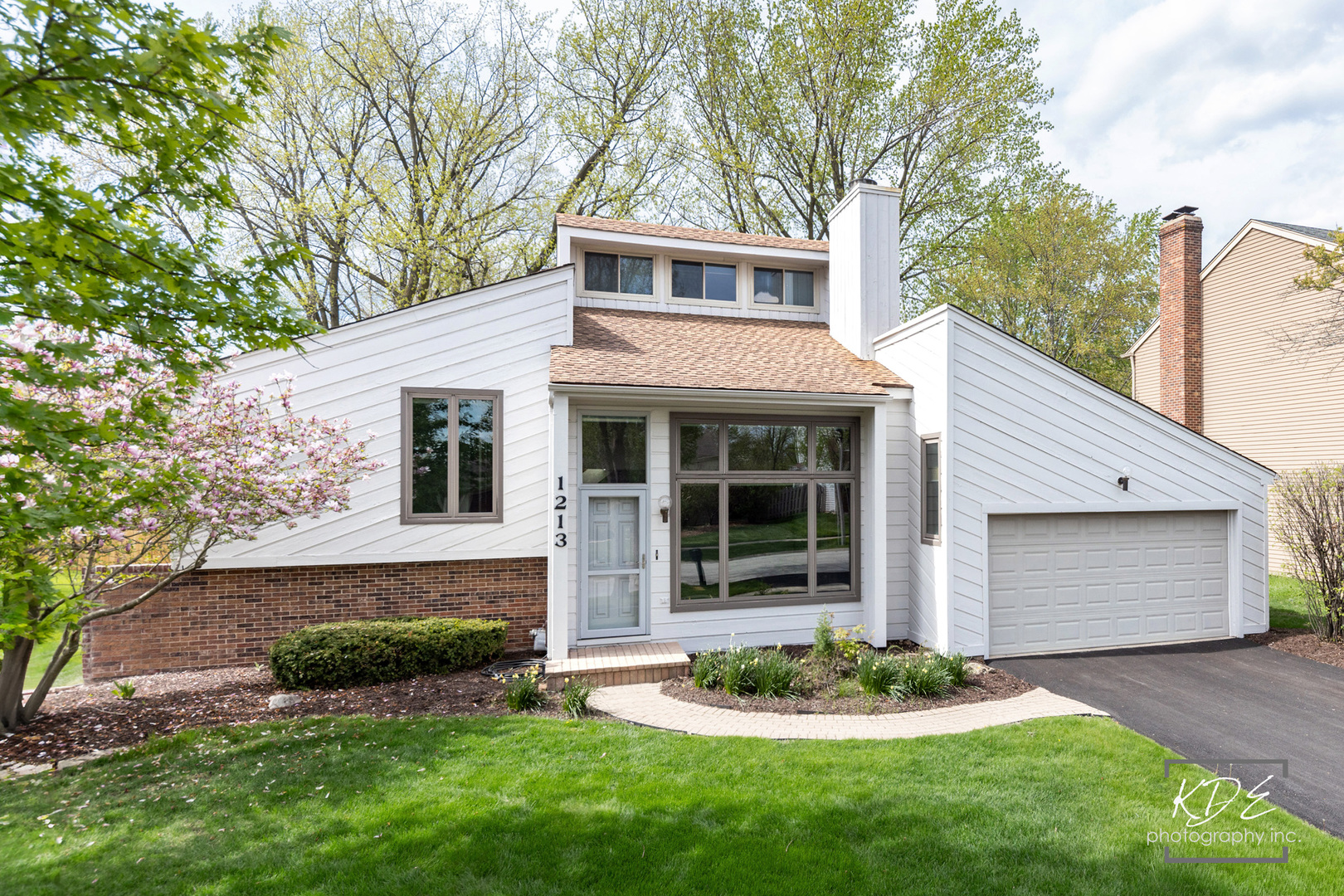 1213 Yorkshire Drive, Naperville, IL 60563