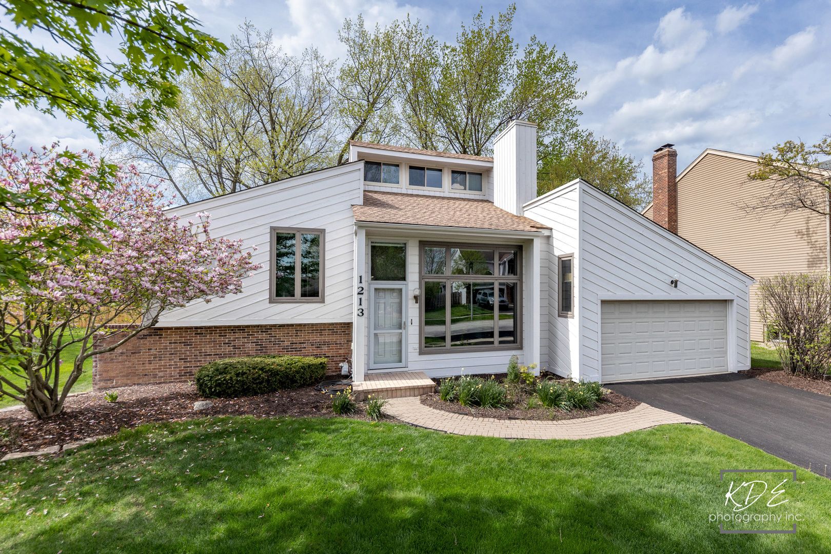 1213 Yorkshire Drive, Naperville, IL 60563