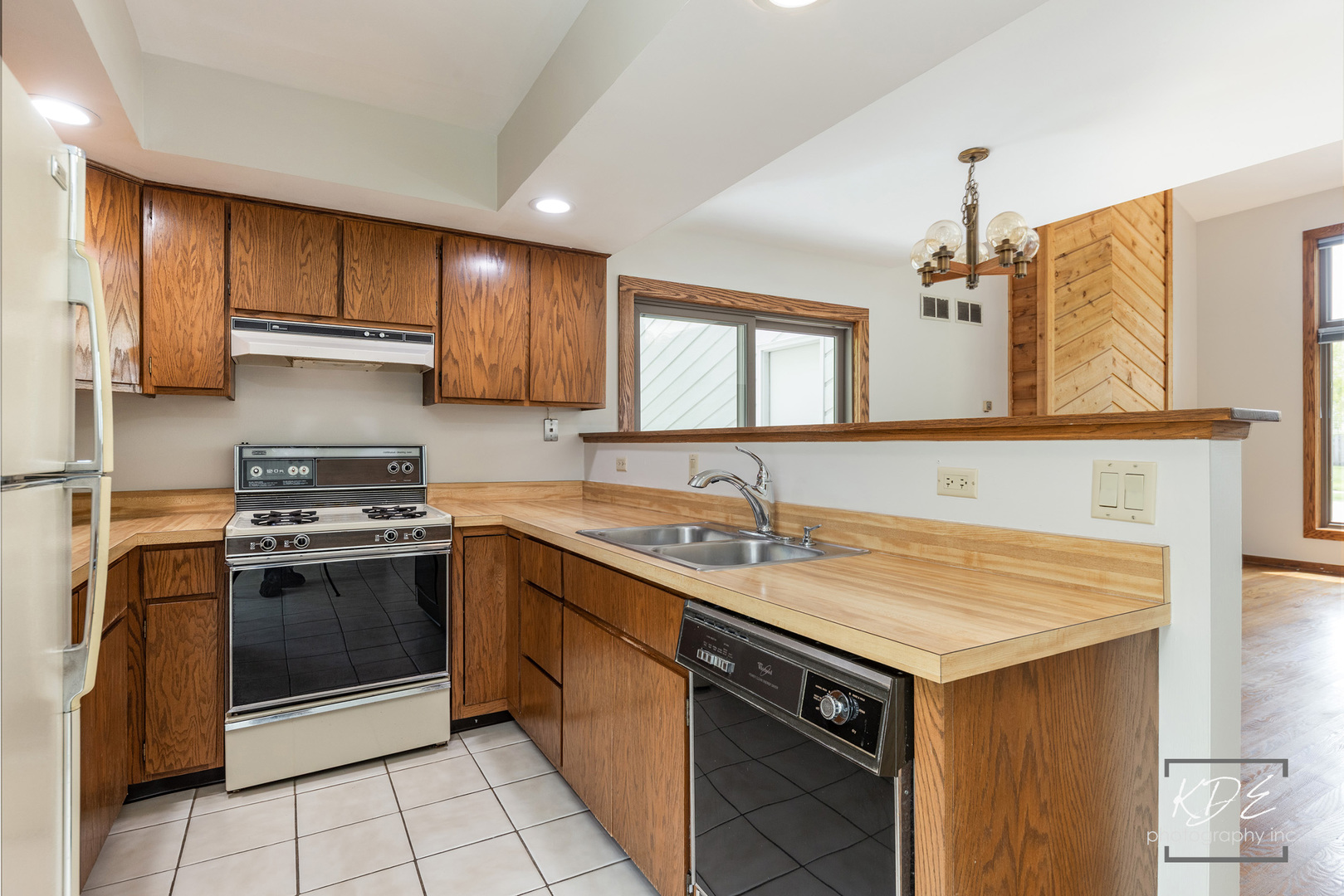 1213 Yorkshire Drive, Naperville, IL 60563