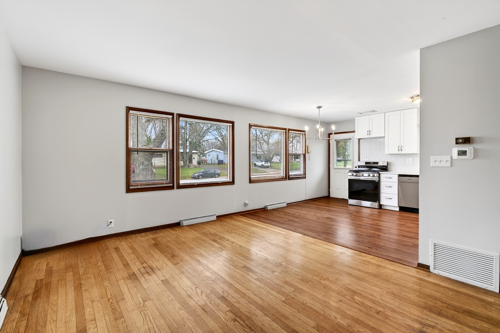 305 S 13th Street, St. Charles, IL 60174