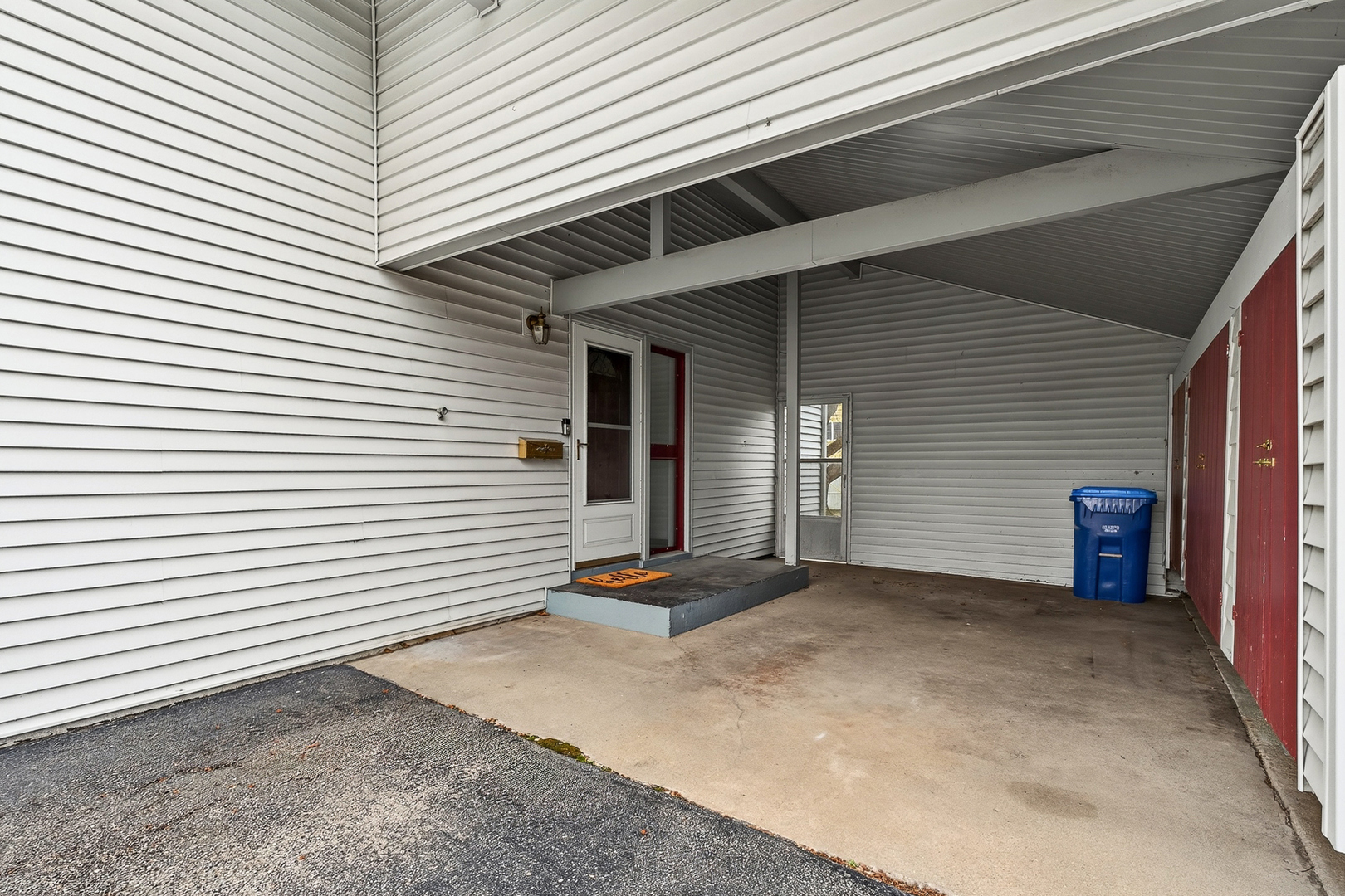 305 S 13th Street, St. Charles, IL 60174