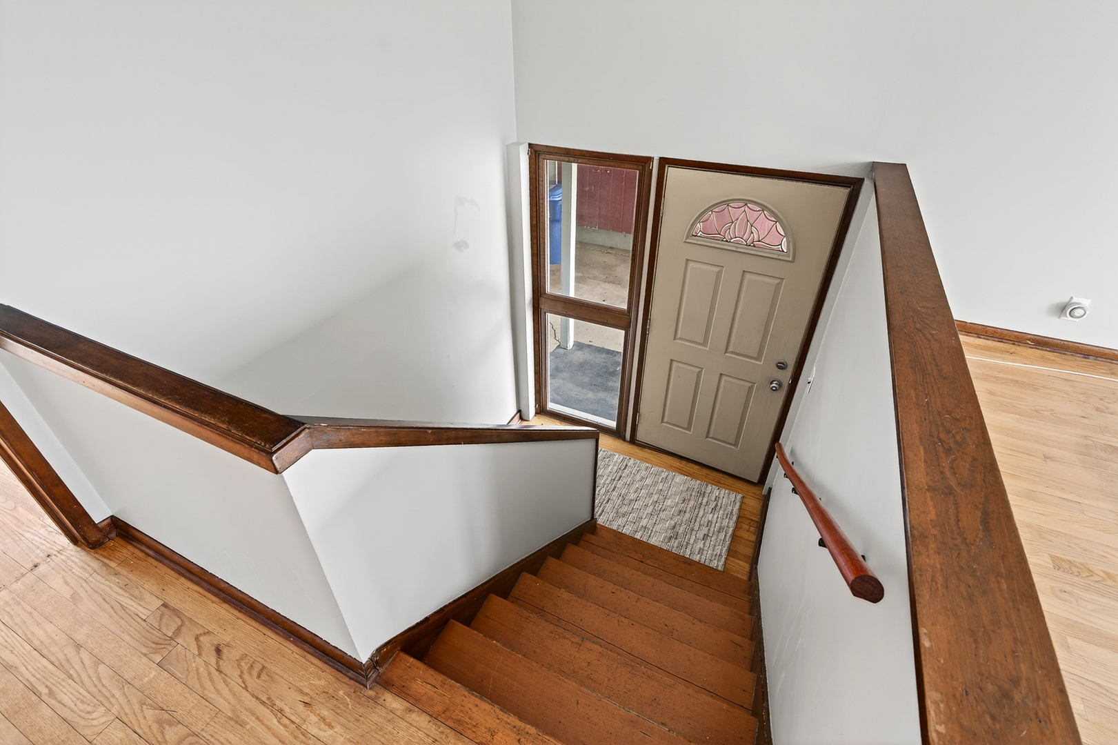 305 S 13th Street, St. Charles, IL 60174