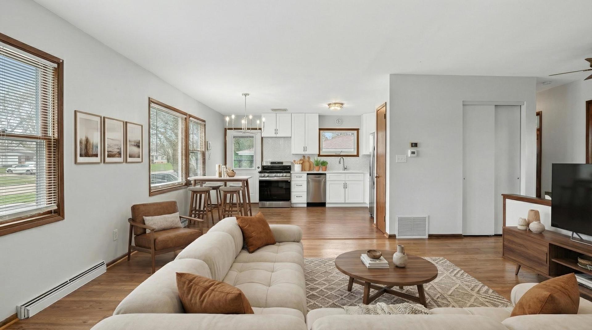 305 S 13th Street, St. Charles, IL 60174