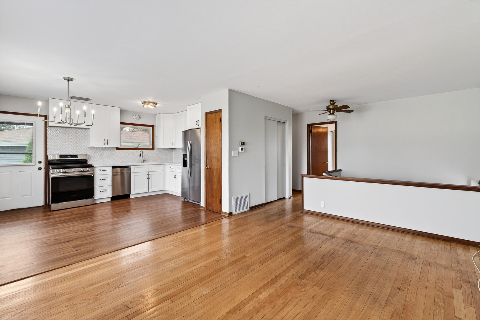 305 S 13th Street, St. Charles, IL 60174