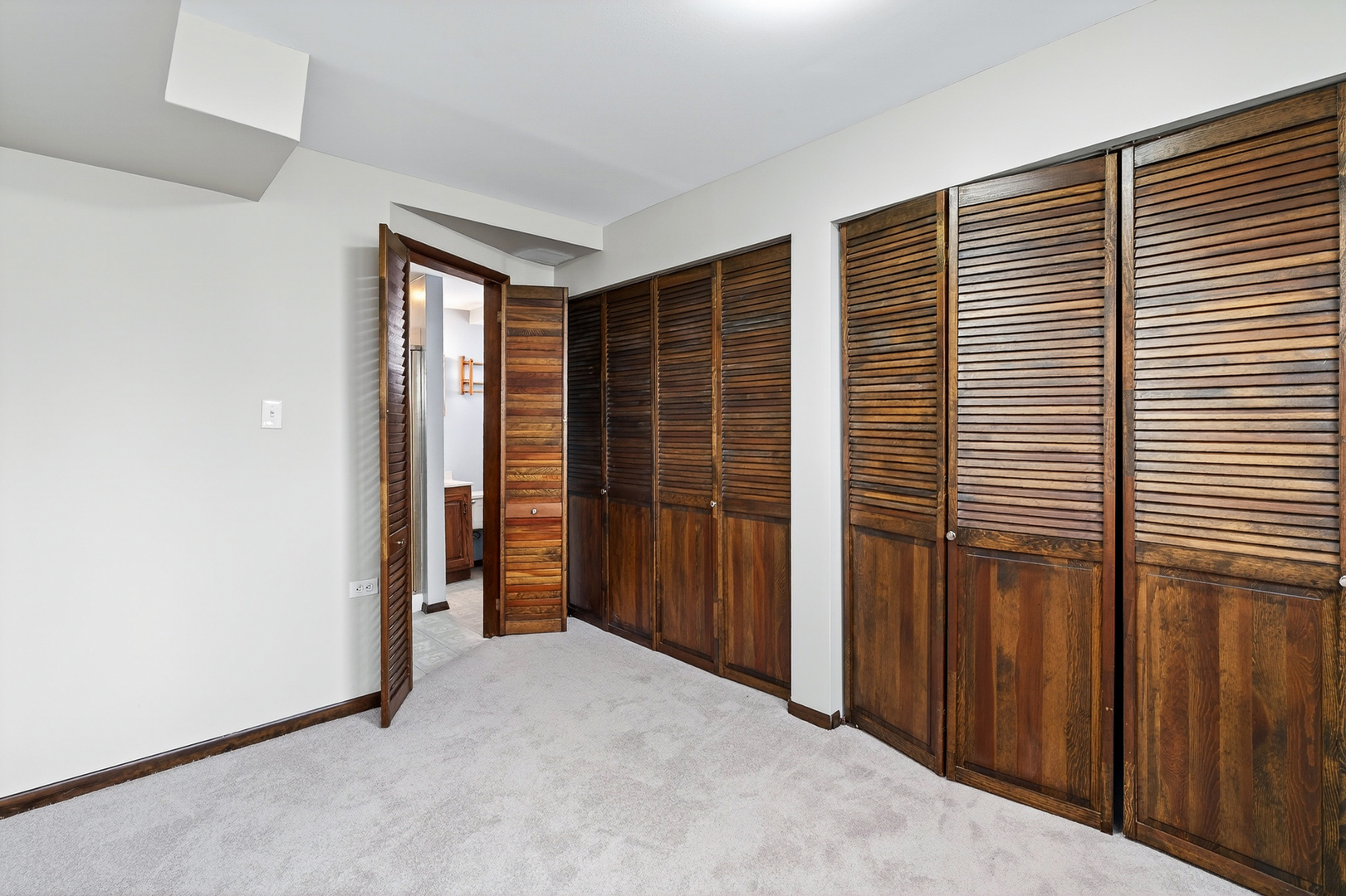 305 S 13th Street, St. Charles, IL 60174