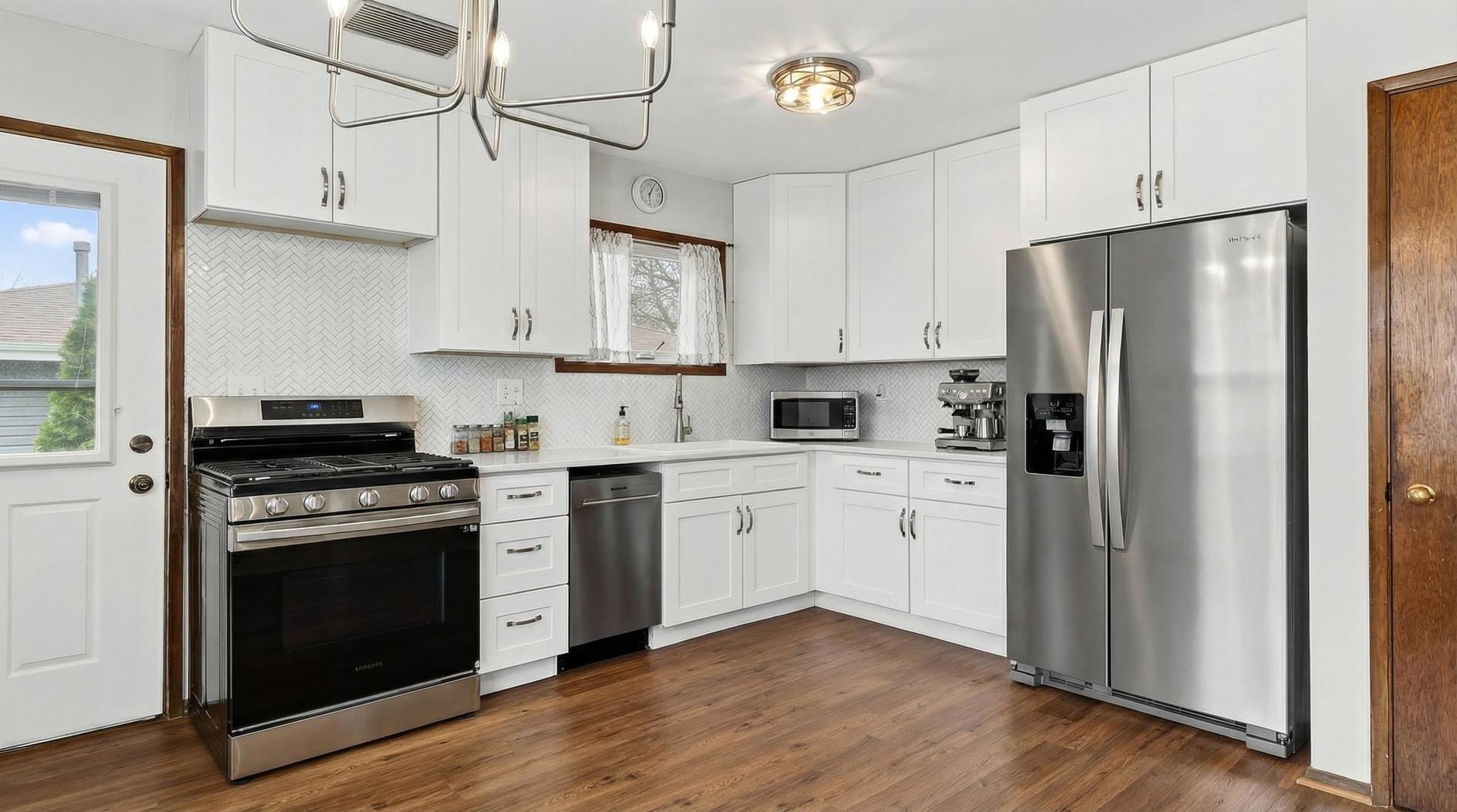 305 S 13th Street, St. Charles, IL 60174