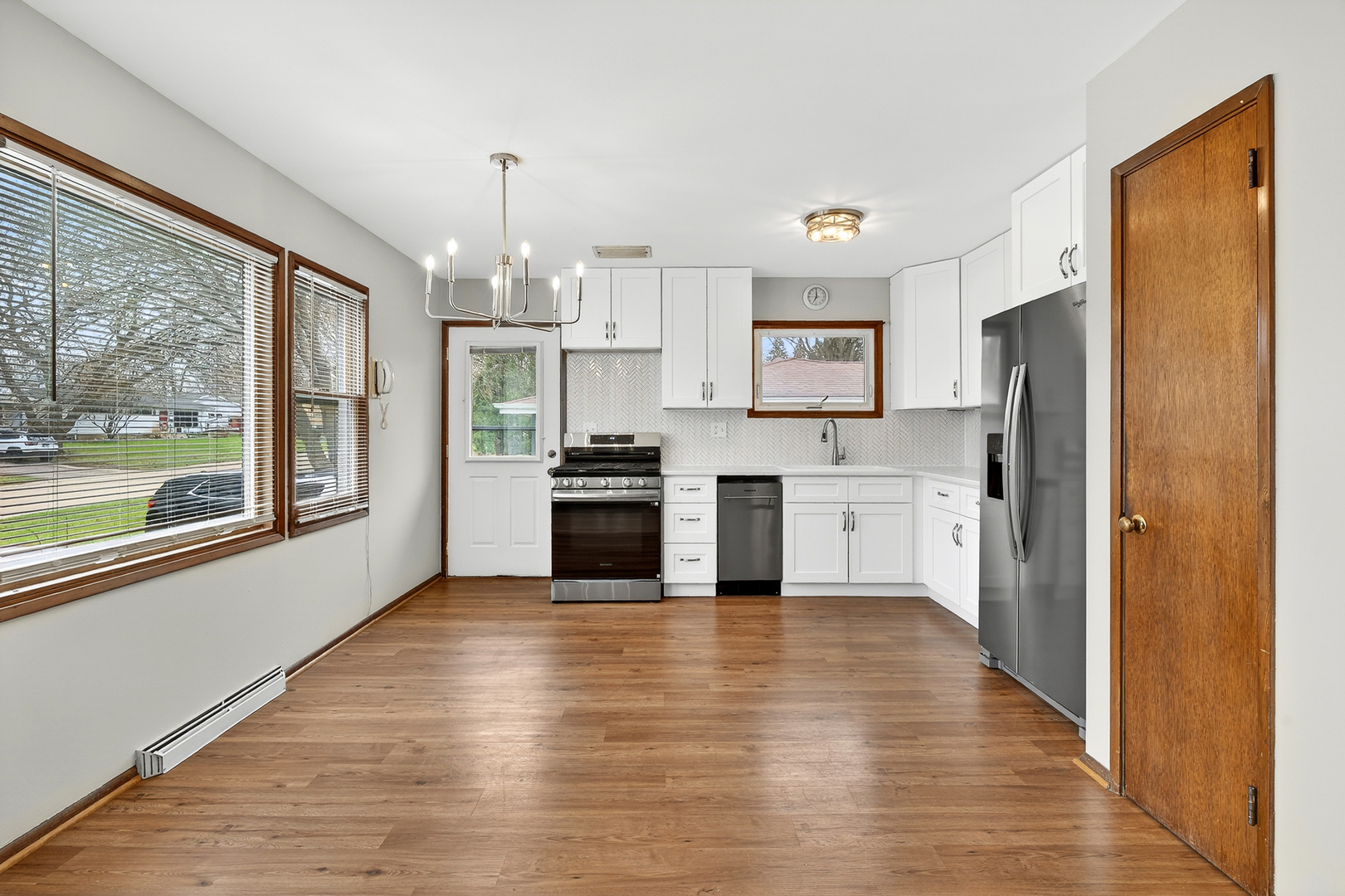 305 S 13th Street, St. Charles, IL 60174