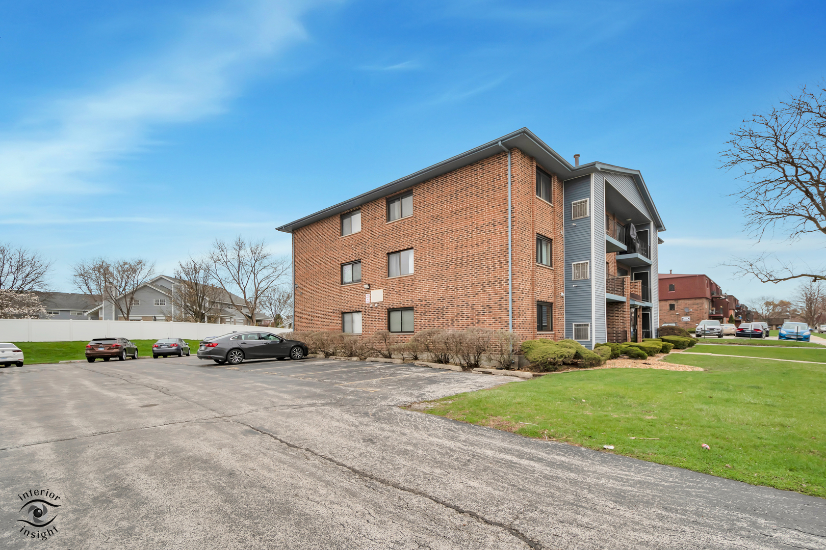 7140 166th Street #201, Tinley Park, IL 60477