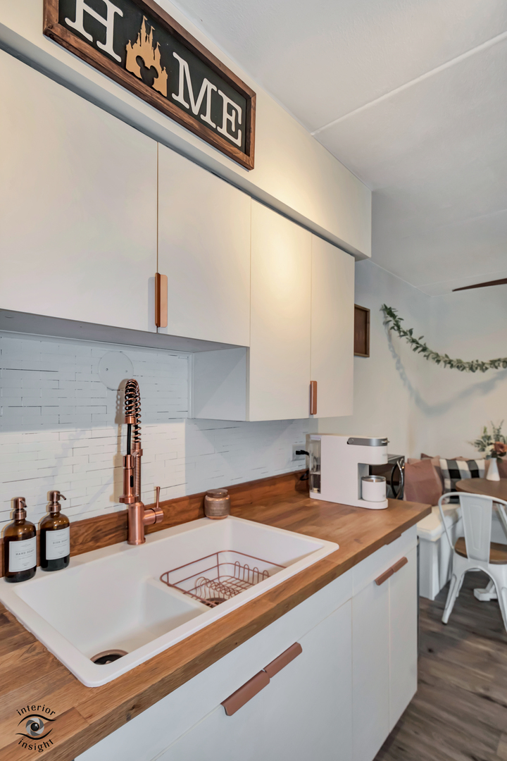 7140 166th Street #201, Tinley Park, IL 60477