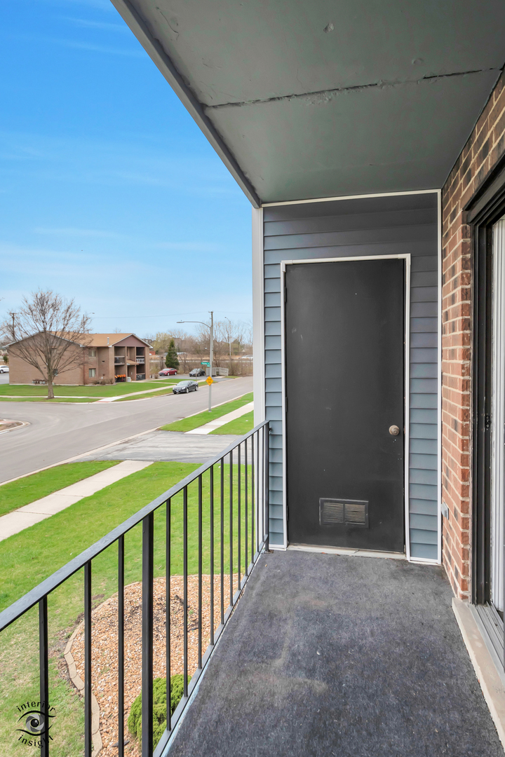 7140 166th Street #201, Tinley Park, IL 60477