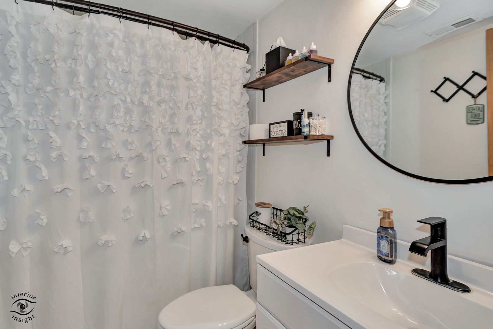 7140 166th Street #201, Tinley Park, IL 60477