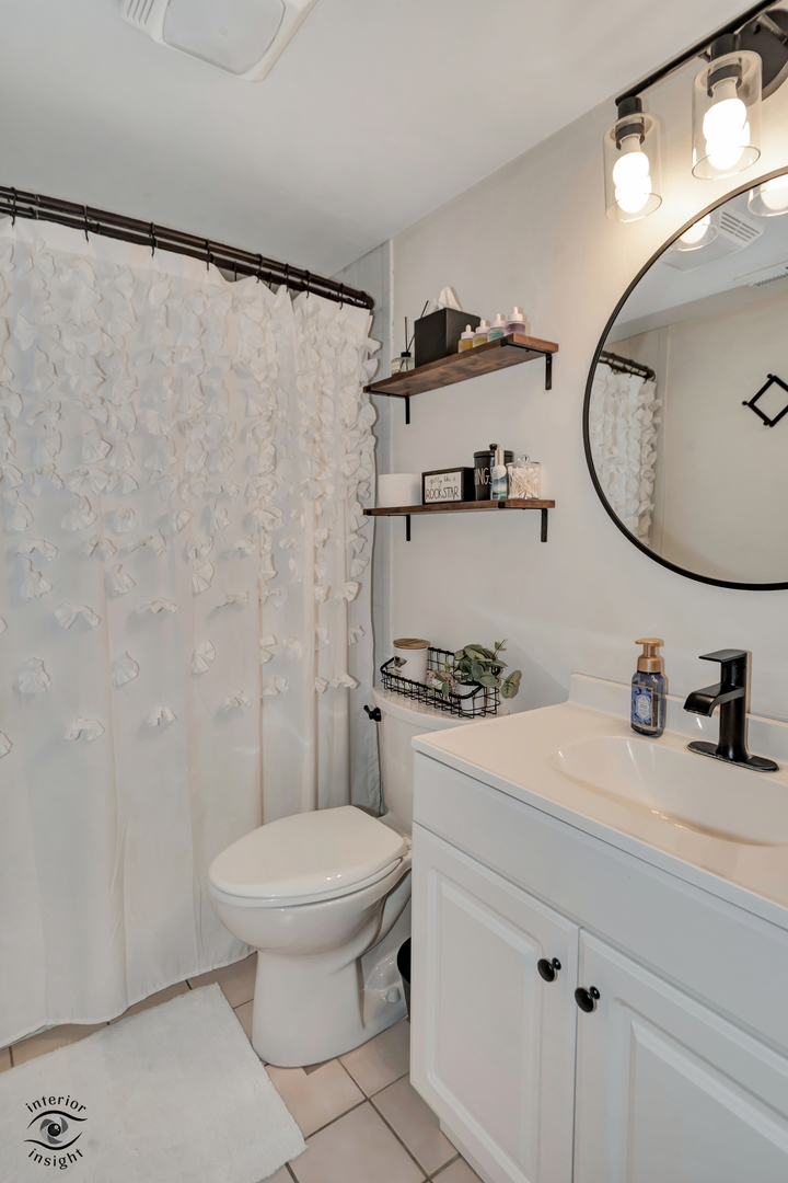 7140 166th Street #201, Tinley Park, IL 60477