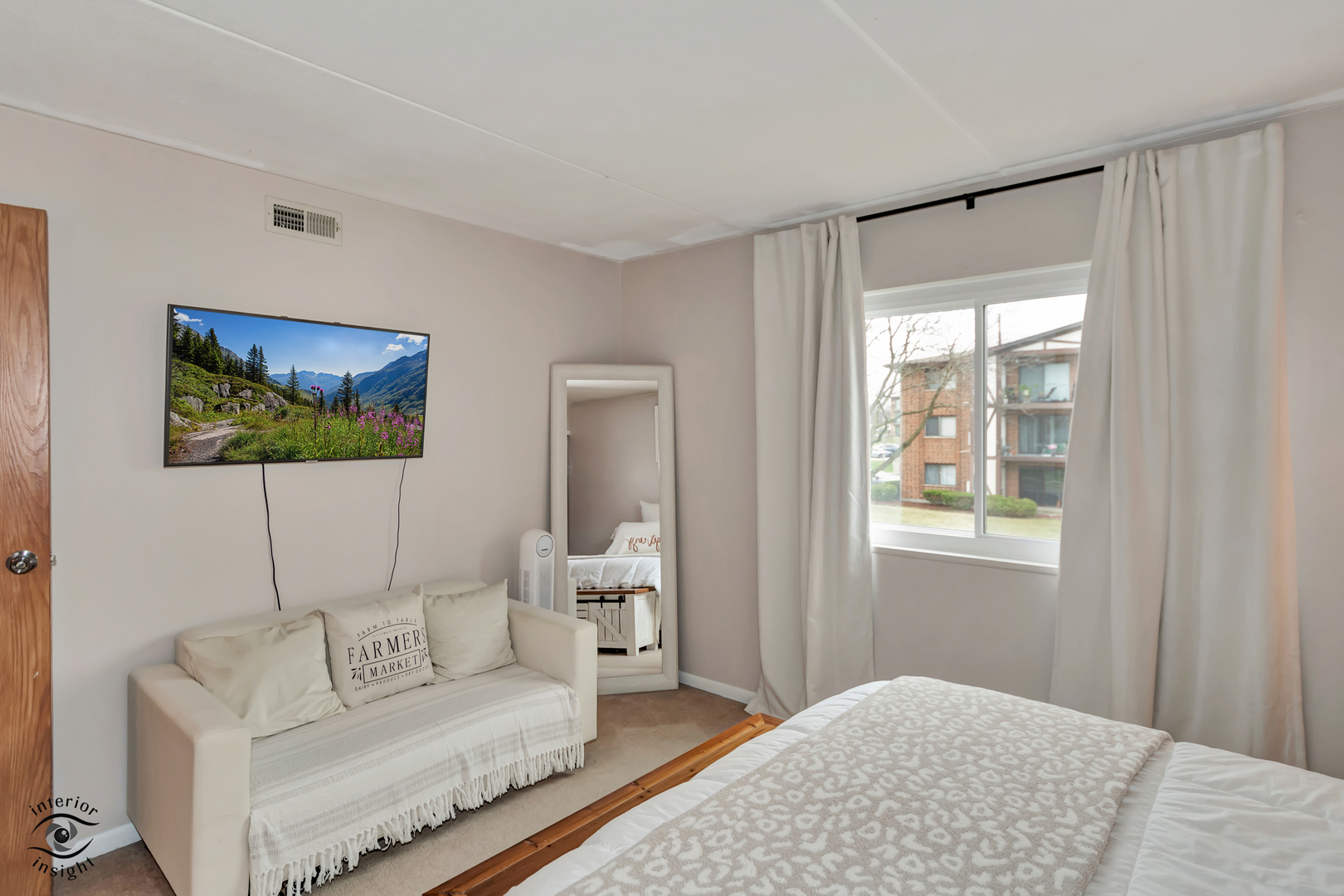 7140 166th Street #201, Tinley Park, IL 60477