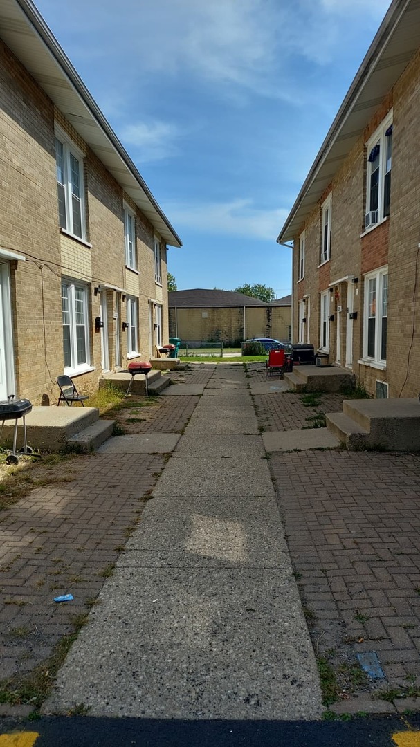 2200 Hebron Avenue #D, Zion, IL 60099