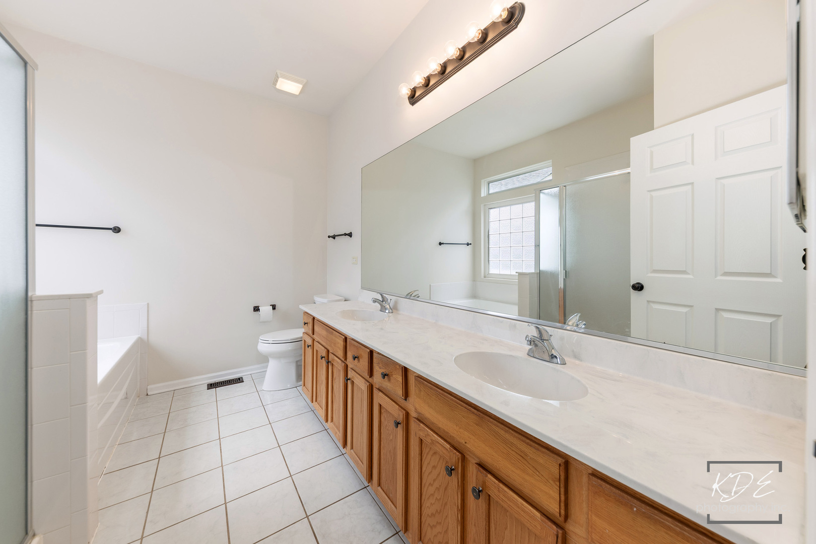 21102 Windsor Lake Way, Crest Hill, IL 60403