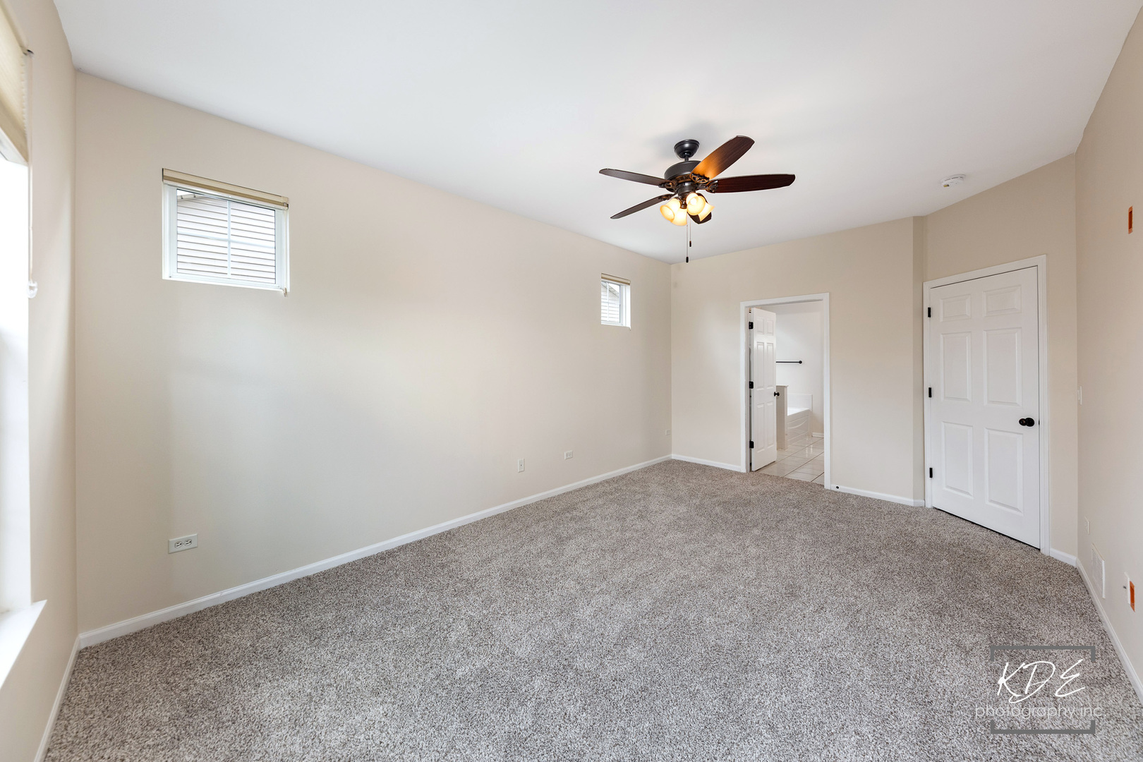 21102 Windsor Lake Way, Crest Hill, IL 60403