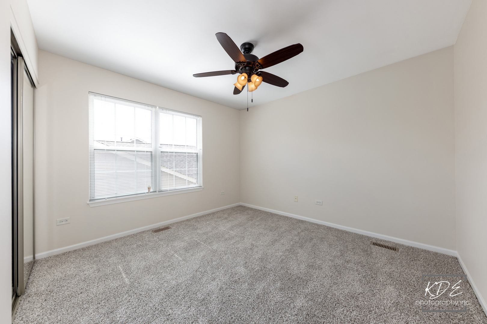 21102 Windsor Lake Way, Crest Hill, IL 60403