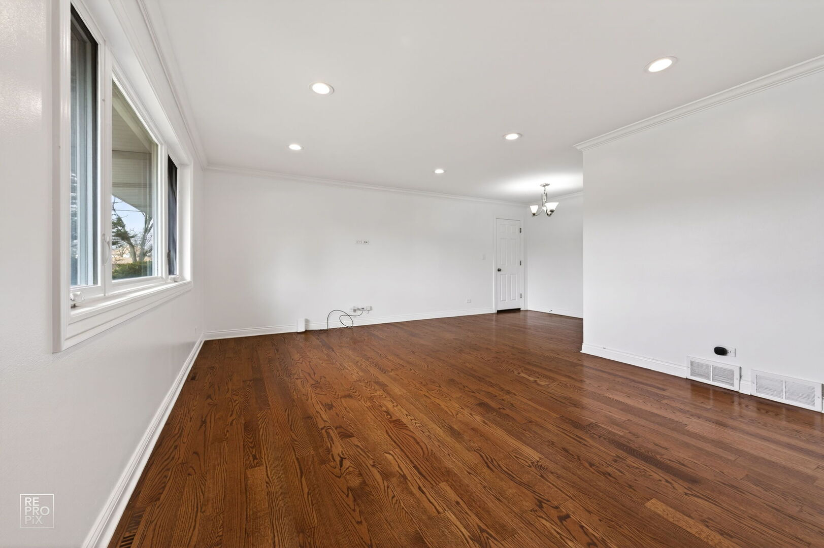 420 Berkshire Lane, Des Plaines, IL 60016