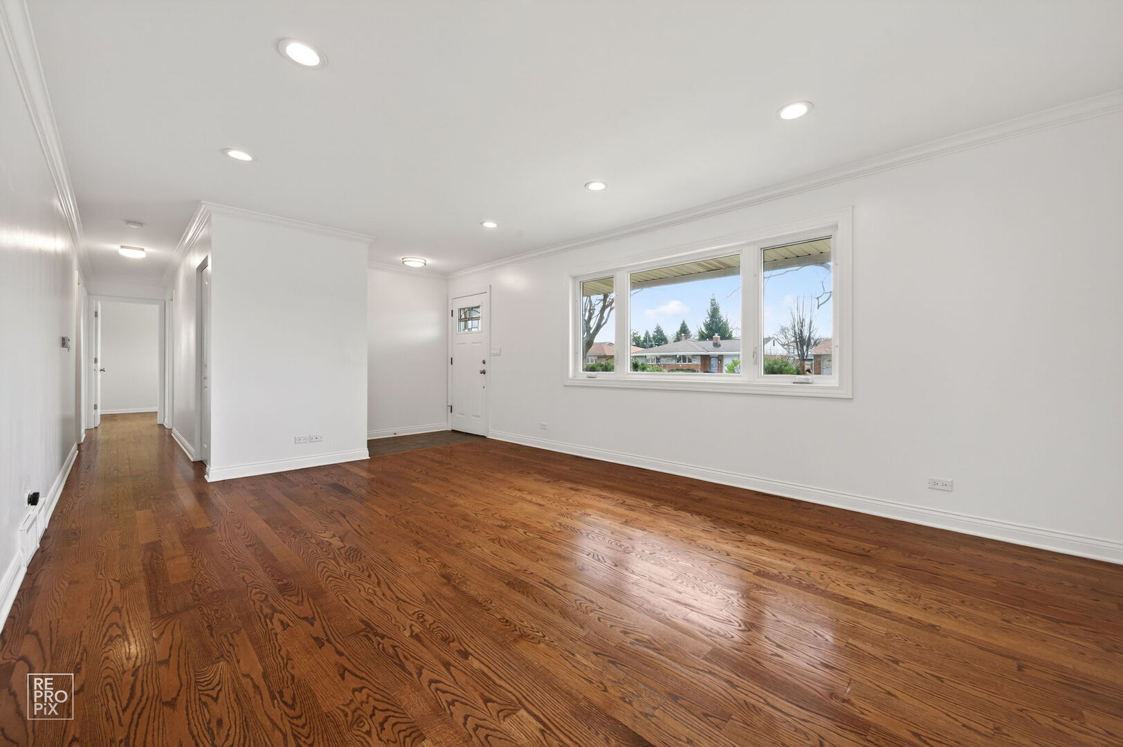 420 Berkshire Lane, Des Plaines, IL 60016