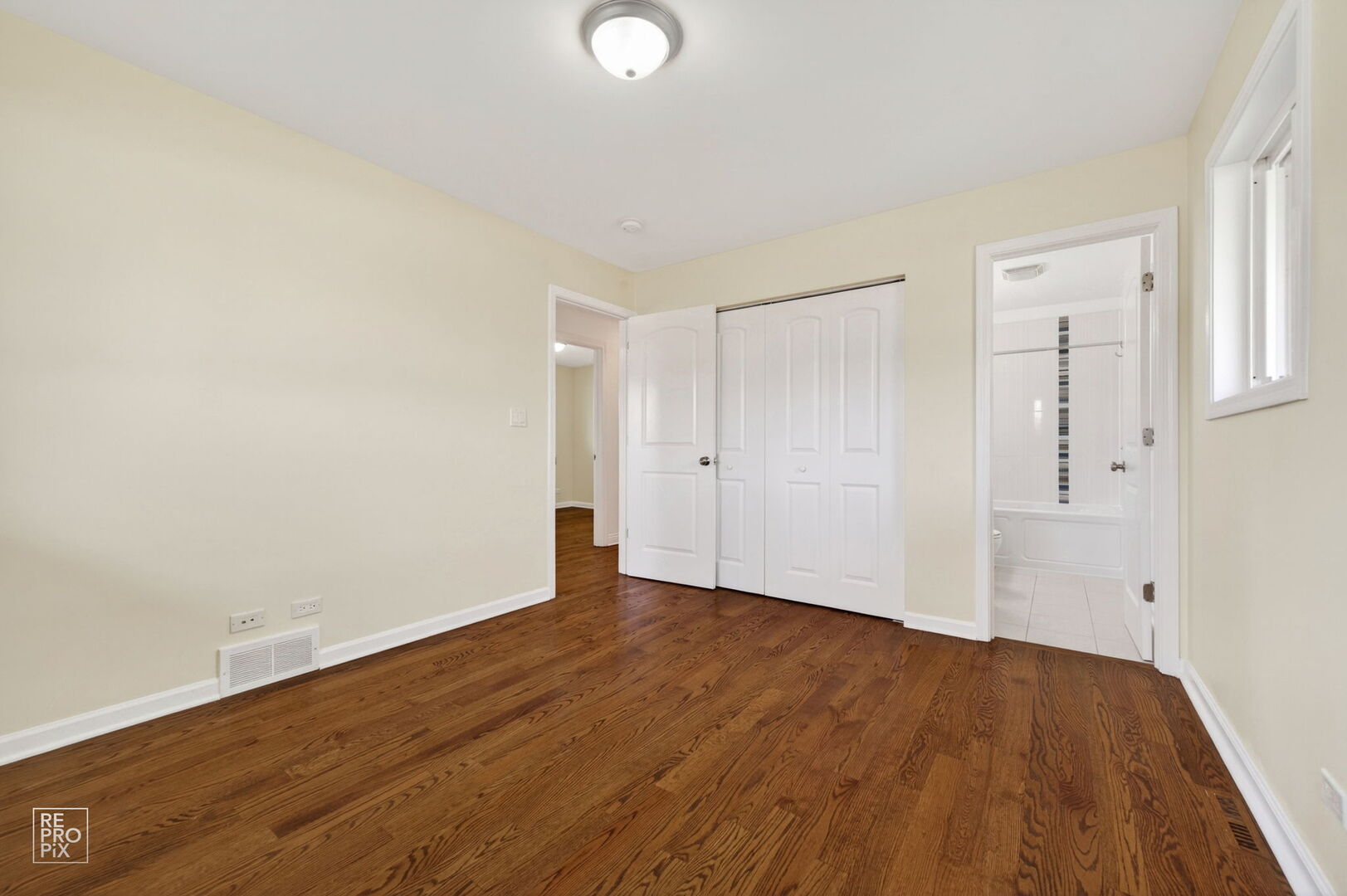 420 Berkshire Lane, Des Plaines, IL 60016