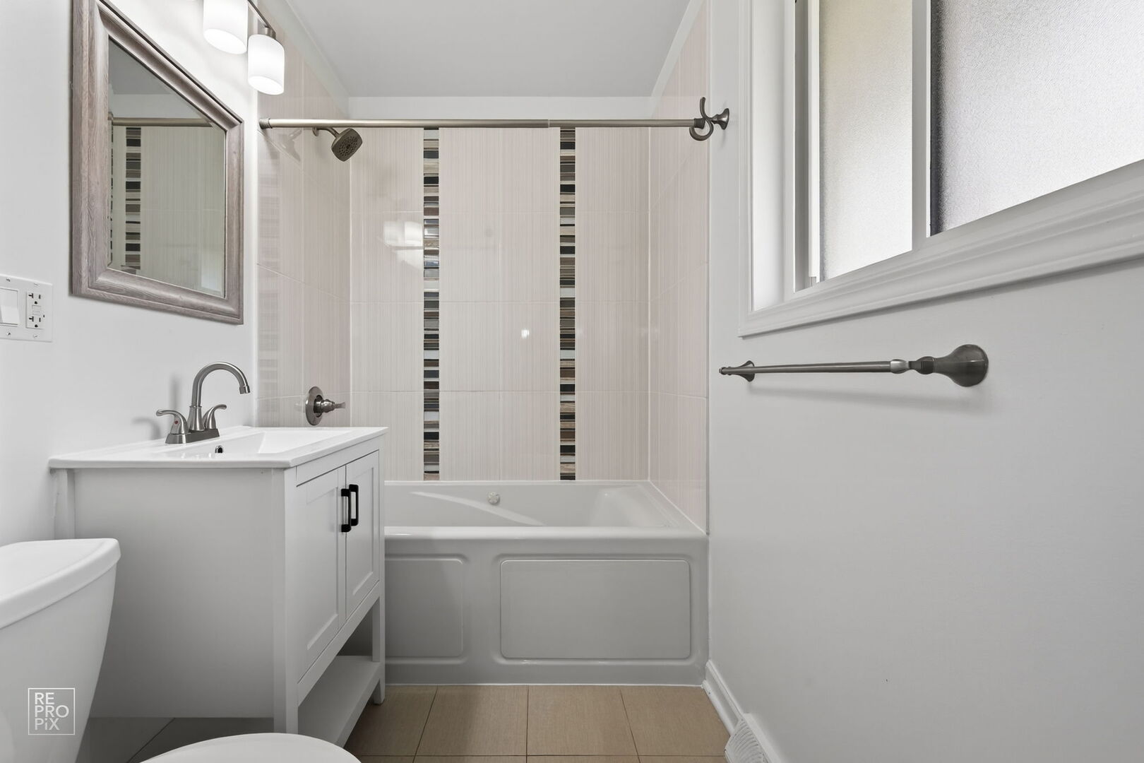 420 Berkshire Lane, Des Plaines, IL 60016