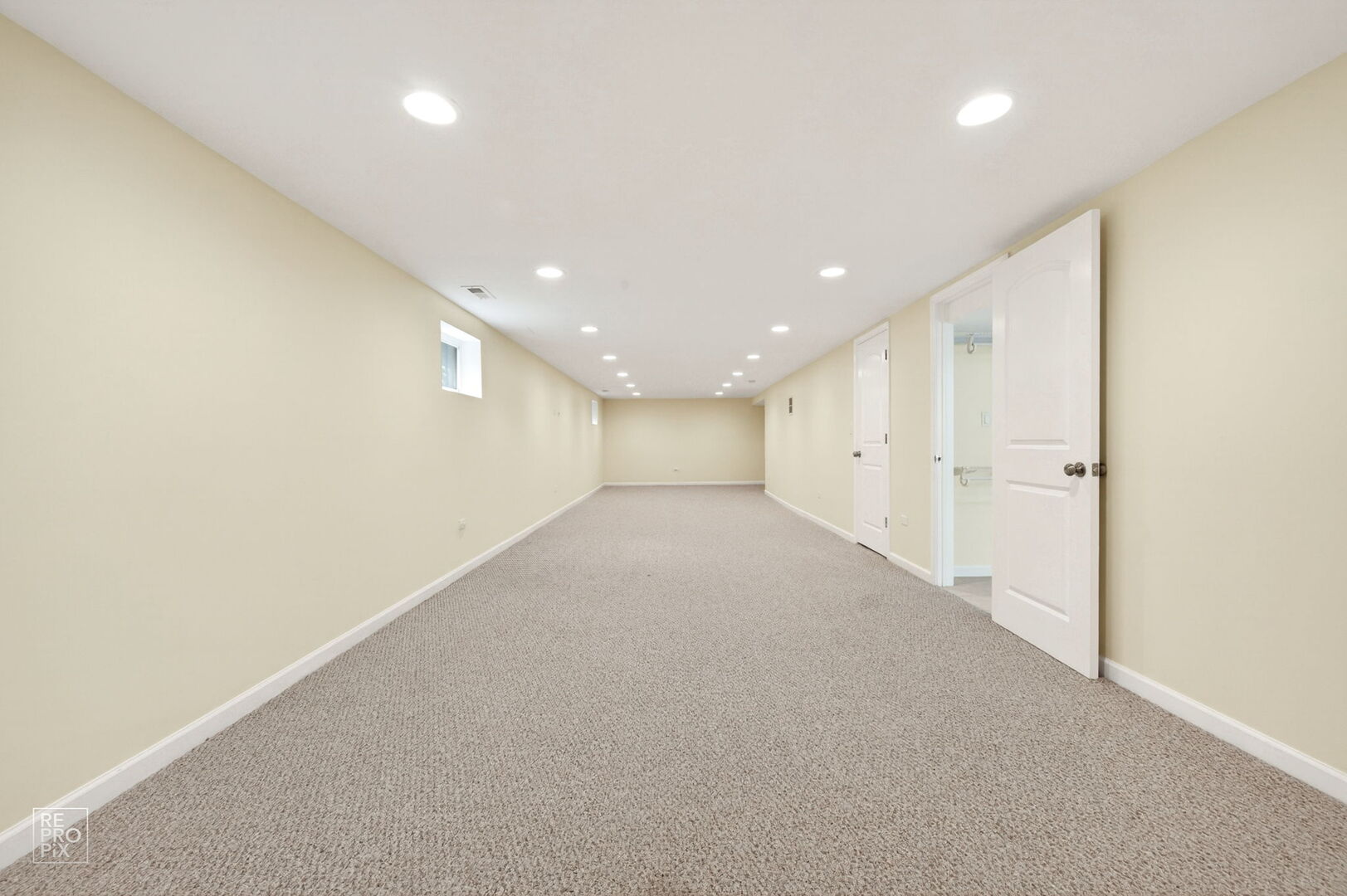 420 Berkshire Lane, Des Plaines, IL 60016