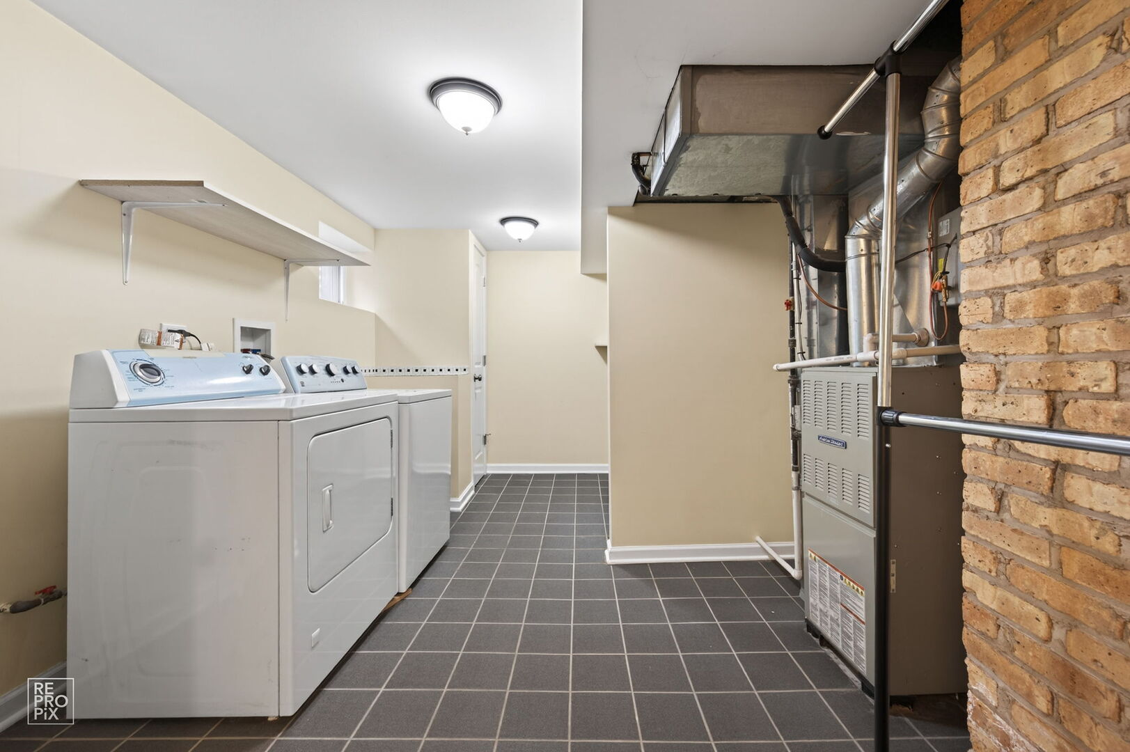 420 Berkshire Lane, Des Plaines, IL 60016