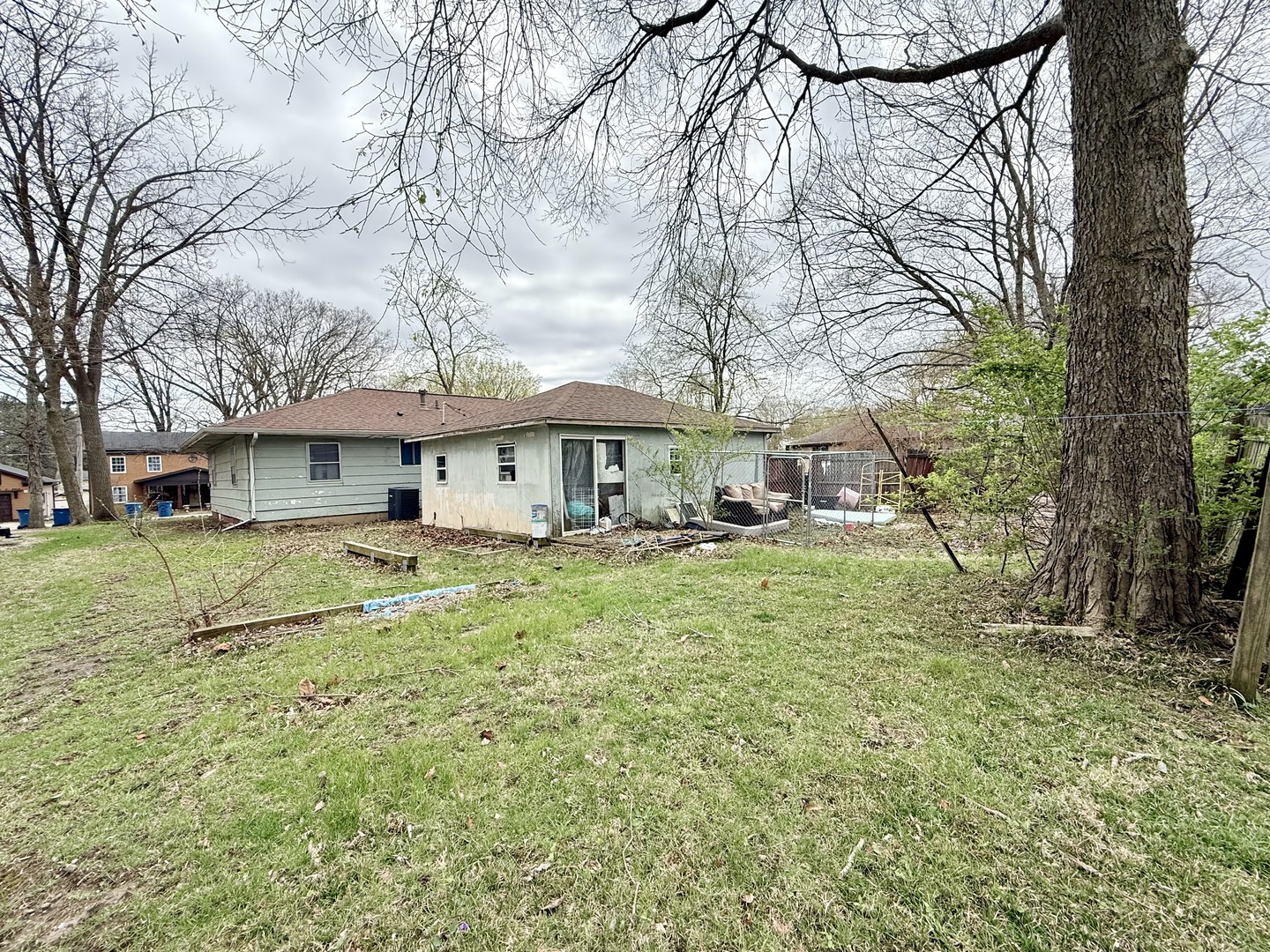 604 E Center Street, Monticello, IL 61856