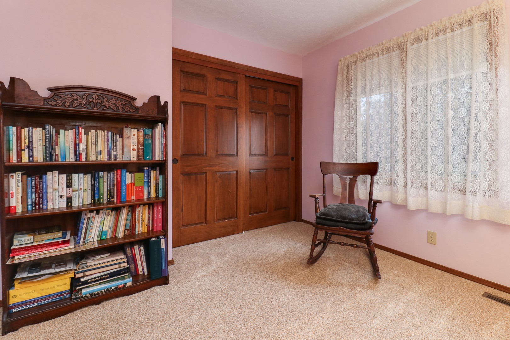 1005 S Hershey Road, Bloomington, IL 61704