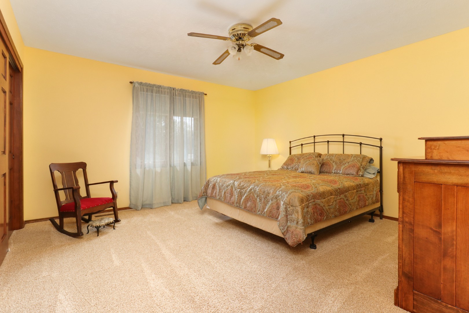 1005 S Hershey Road, Bloomington, IL 61704