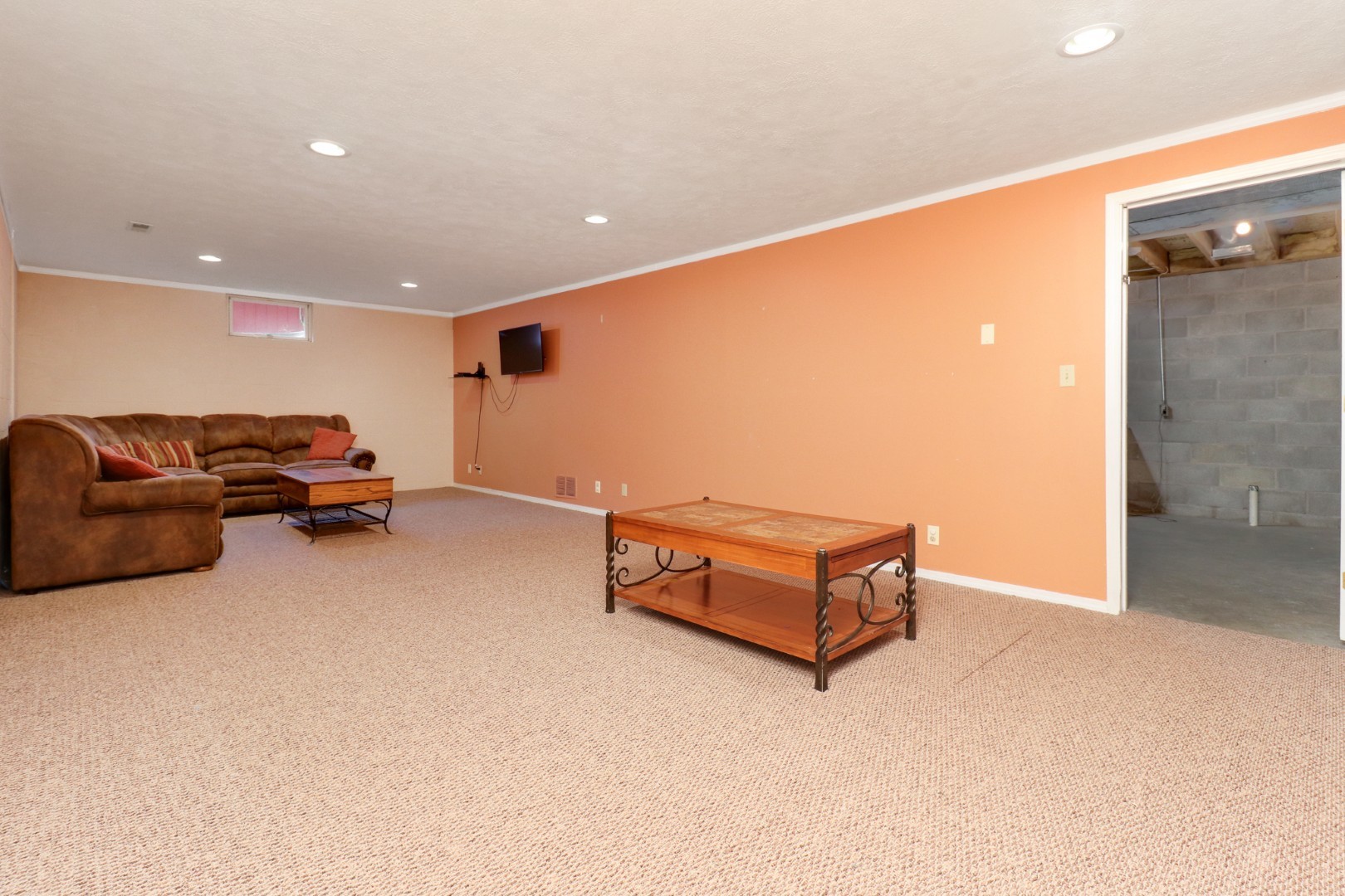 1005 S Hershey Road, Bloomington, IL 61704