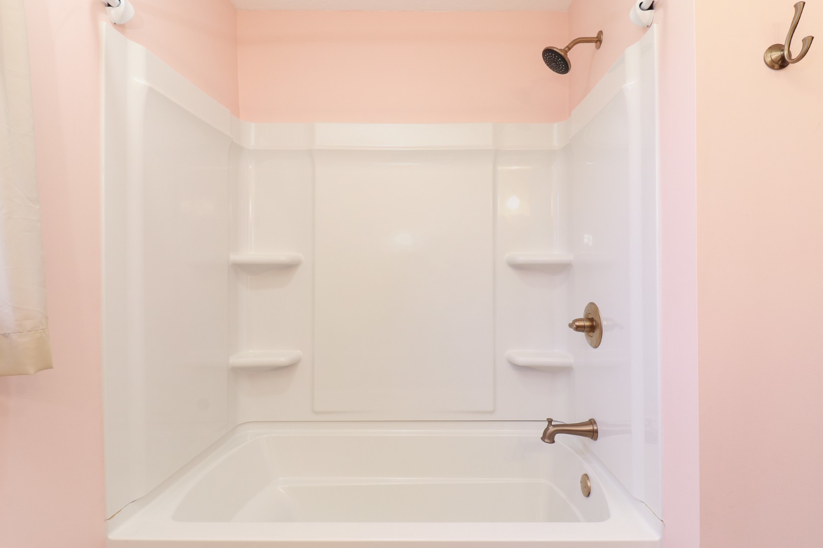 1005 S Hershey Road, Bloomington, IL 61704