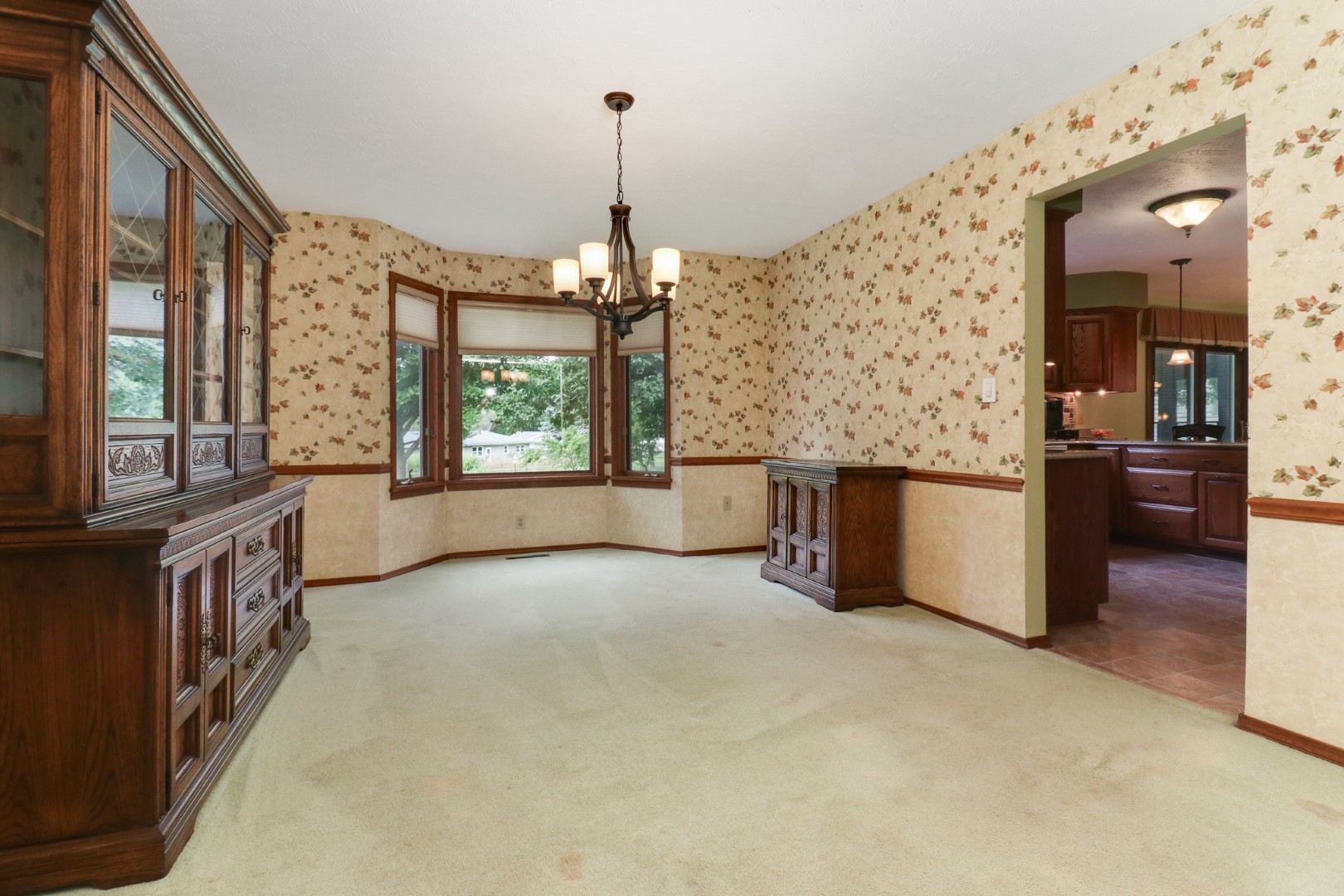 1005 S Hershey Road, Bloomington, IL 61704