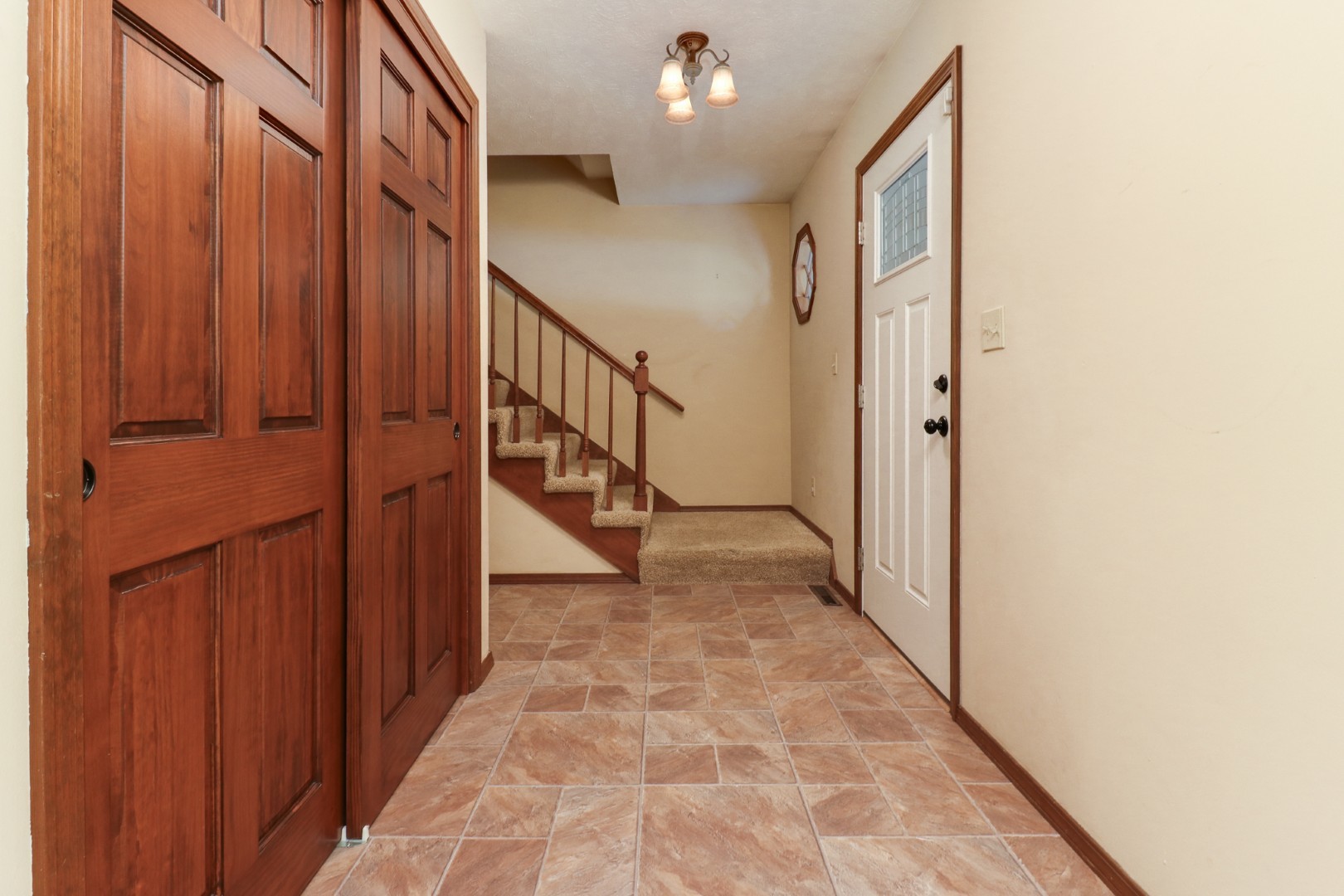 1005 S Hershey Road, Bloomington, IL 61704