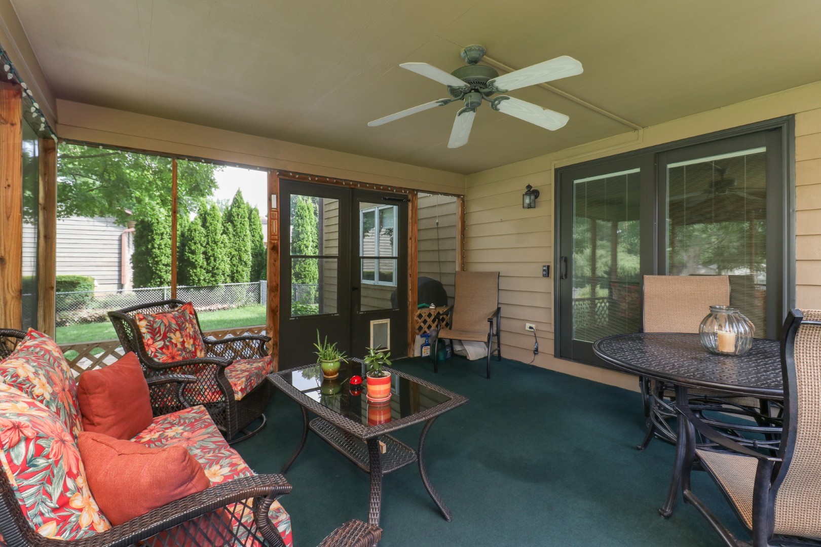 1005 S Hershey Road, Bloomington, IL 61704