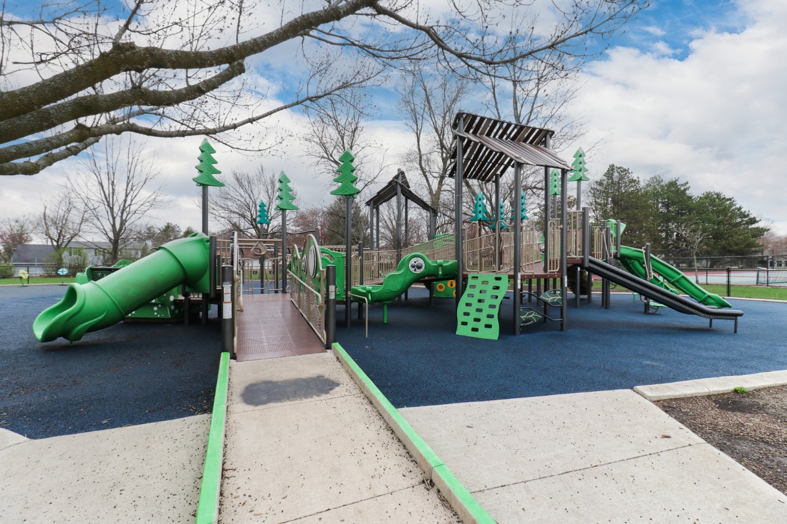 1005 S Hershey Road, Bloomington, IL 61704