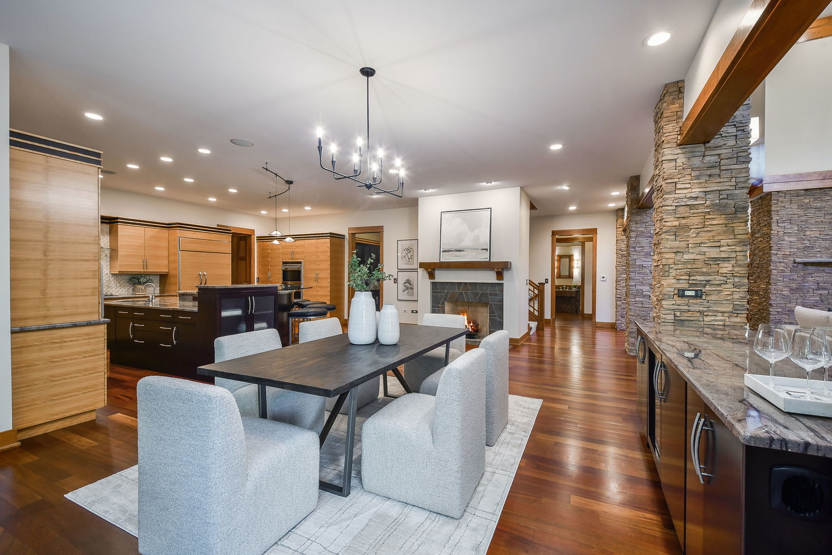 908 Julian Court, Naperville, IL 60540