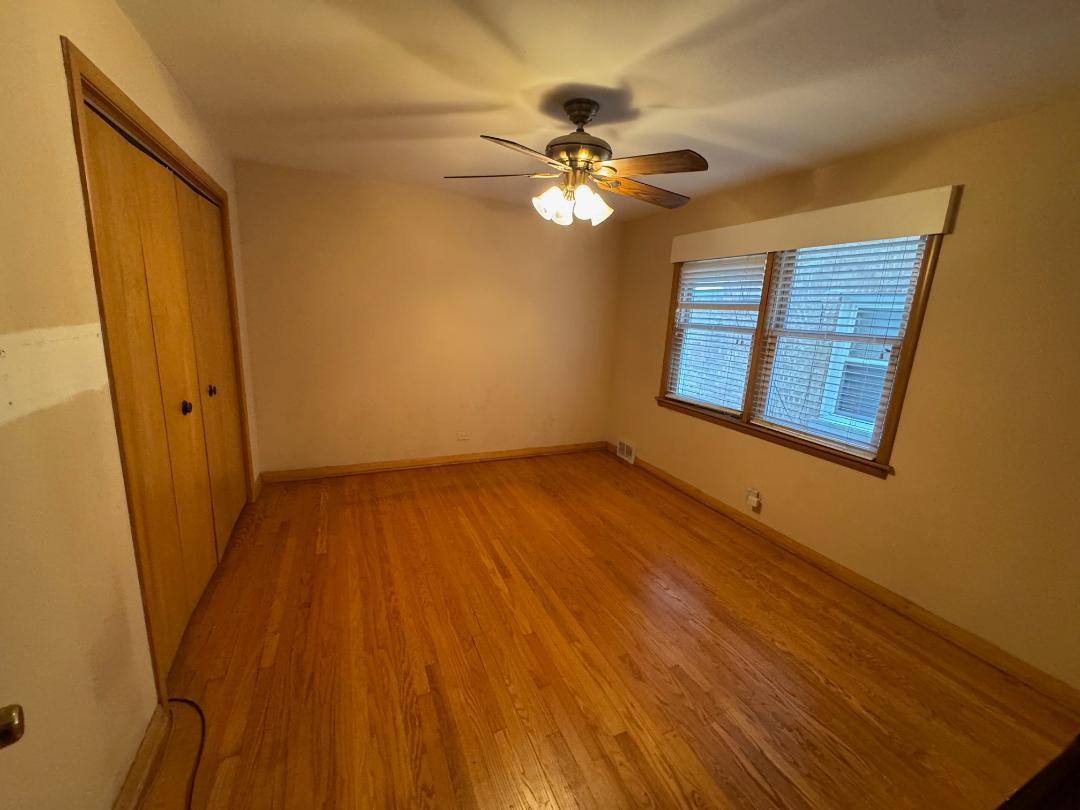 5805 N Merrimac Avenue, Chicago, IL 60646