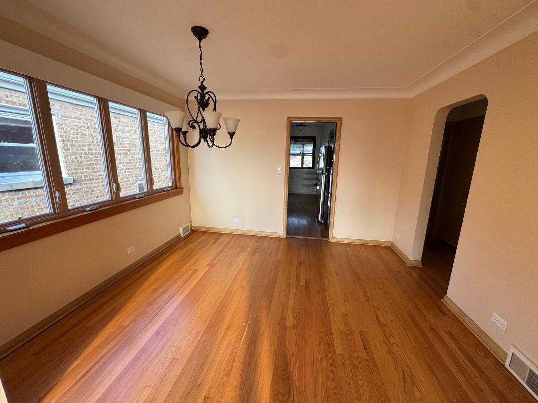 5805 N Merrimac Avenue, Chicago, IL 60646