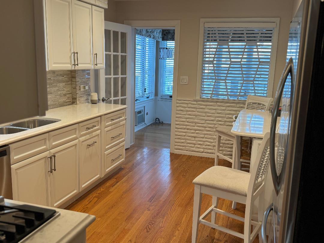 5805 N Merrimac Avenue, Chicago, IL 60646