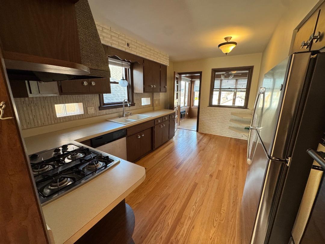 5805 N Merrimac Avenue, Chicago, IL 60646