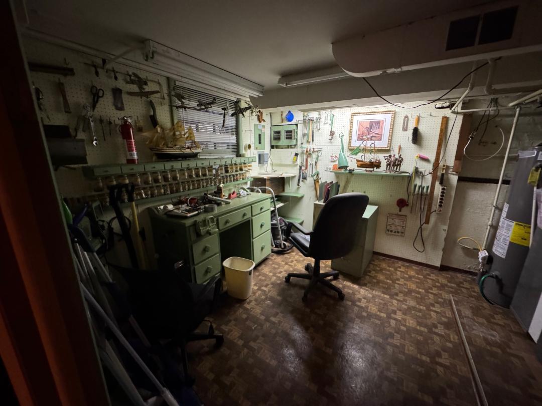 5805 N Merrimac Avenue, Chicago, IL 60646