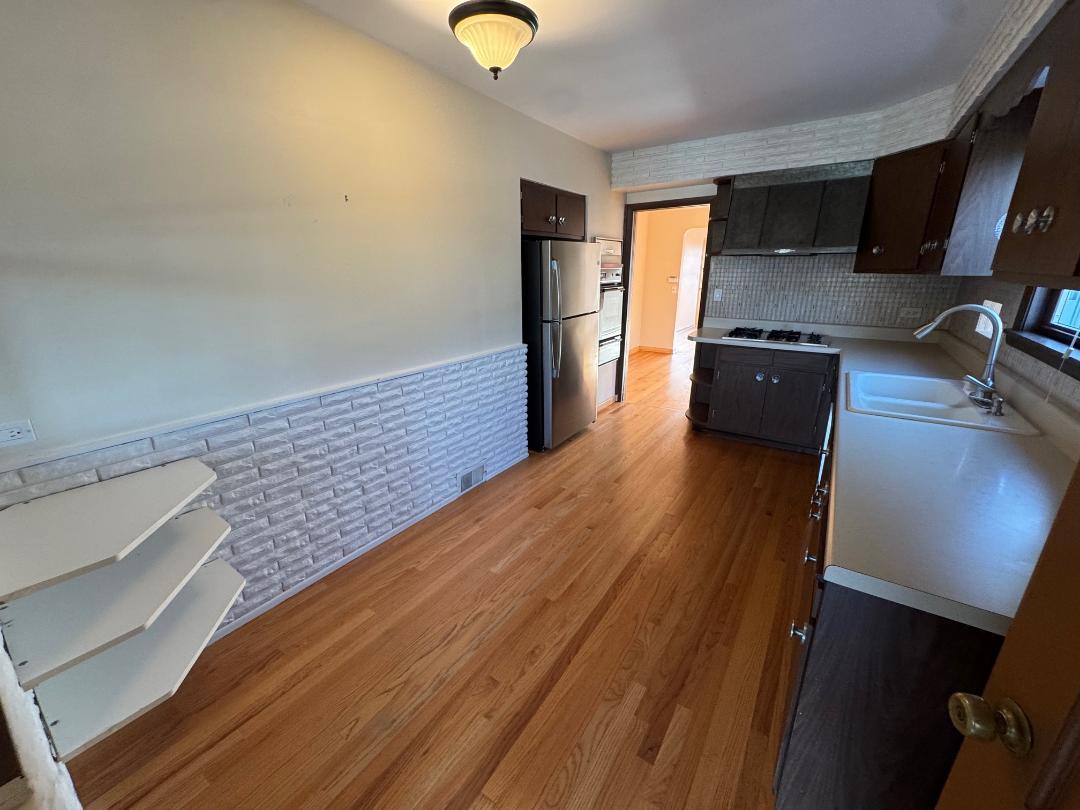 5805 N Merrimac Avenue, Chicago, IL 60646