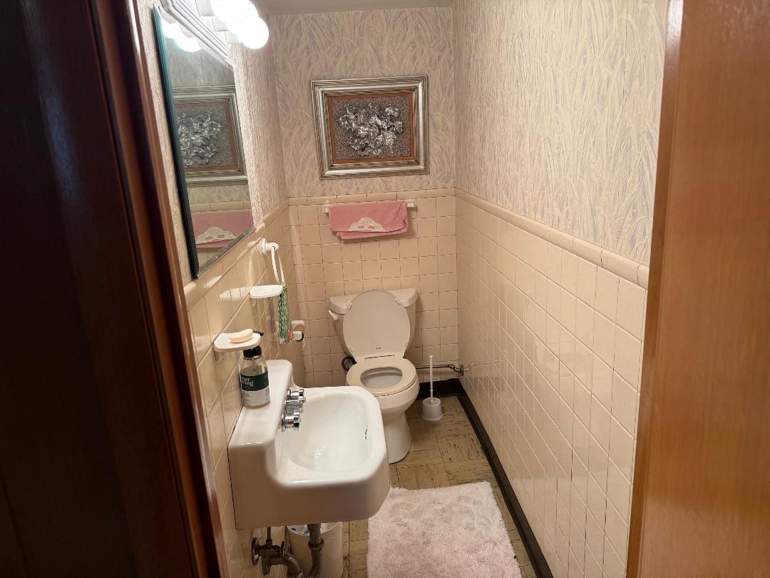 5805 N Merrimac Avenue, Chicago, IL 60646