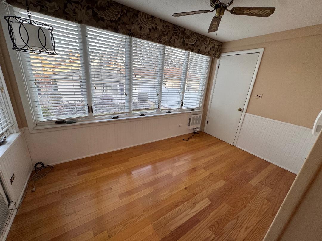 5805 N Merrimac Avenue, Chicago, IL 60646