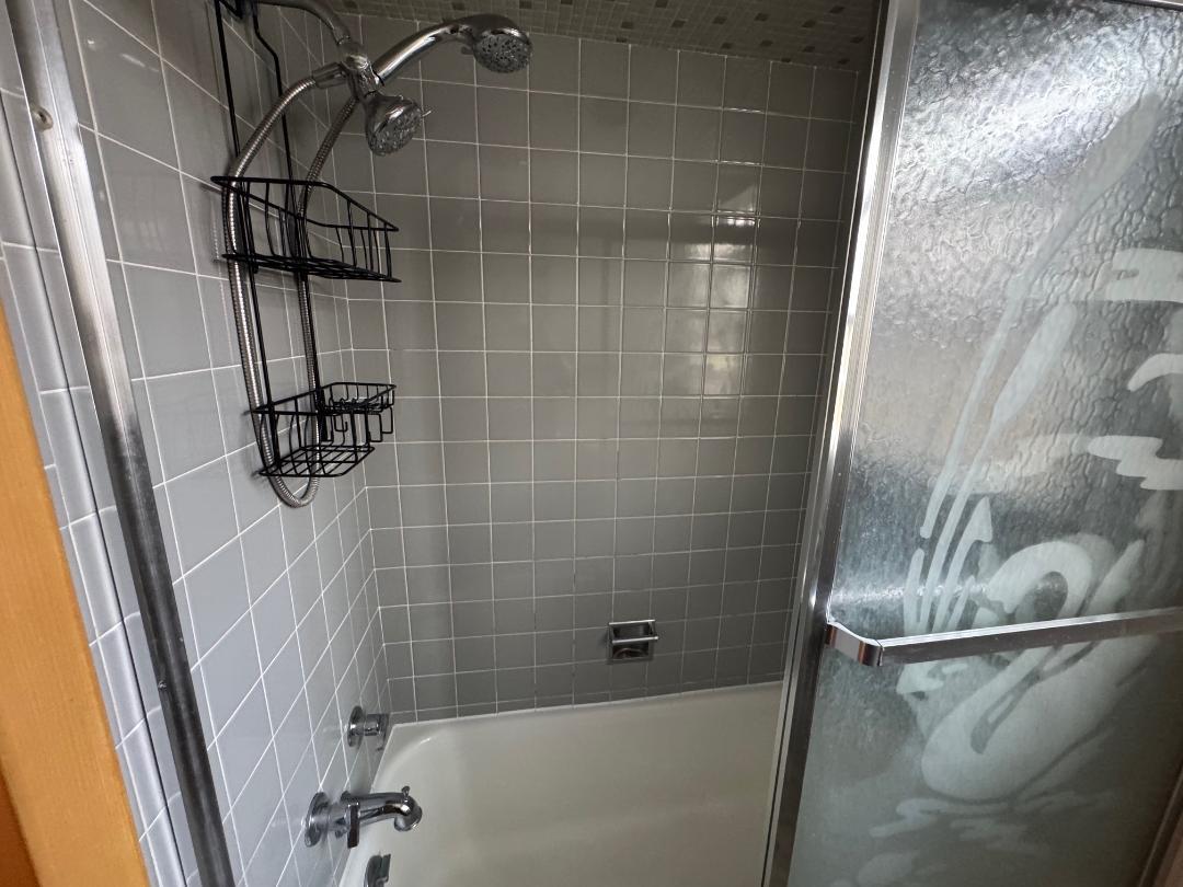 5805 N Merrimac Avenue, Chicago, IL 60646