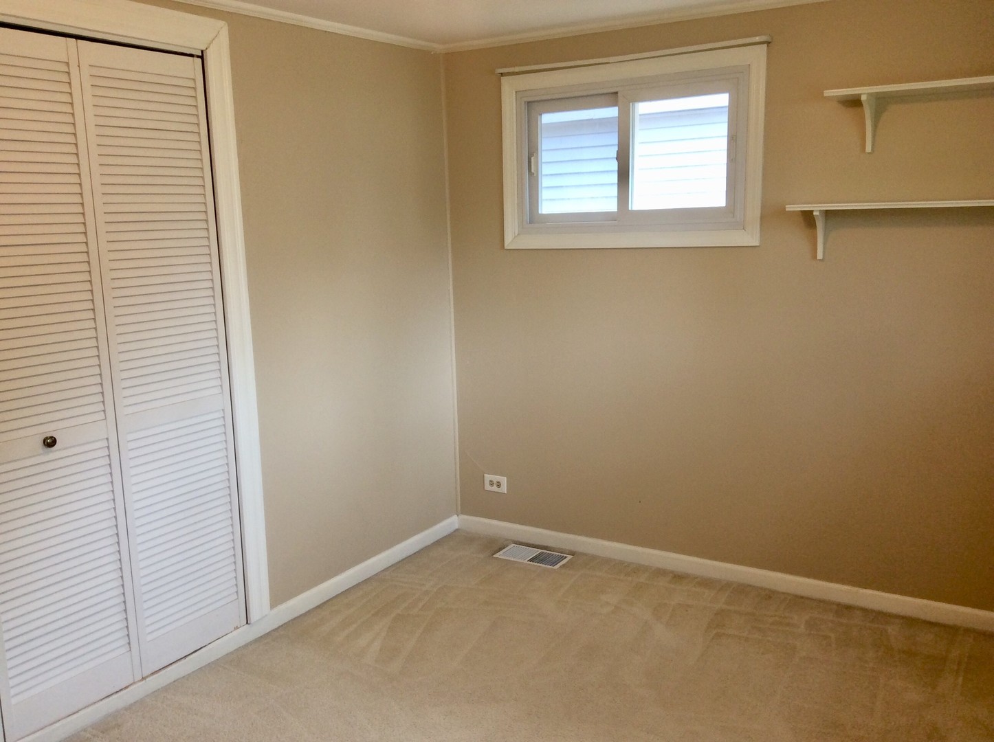 133 N Woodlawn Street, Wheaton, IL 60187