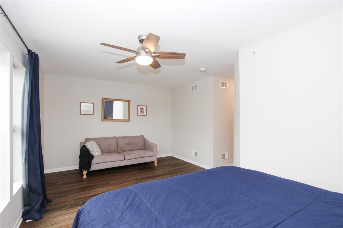 Streamwood, IL 60107