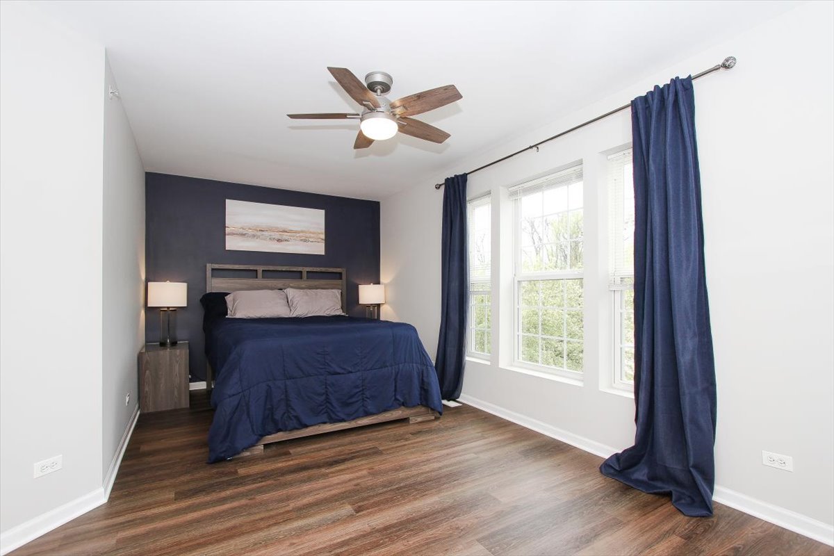 Streamwood, IL 60107